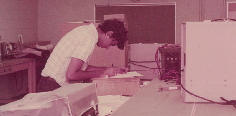 Photo of Shankar working in the computer science lab in 1975.