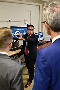 Lab tour. Photo credit NRCan / J.M. Photography