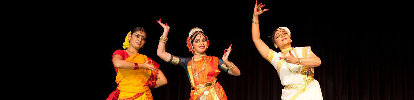 Photograph of bharatanatyam dancers