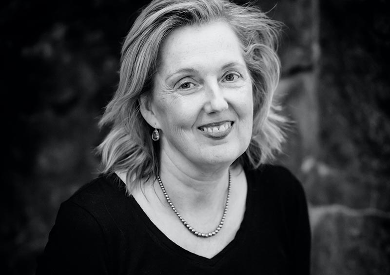 Author Sara O'Leary