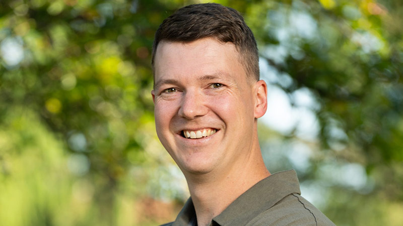 Dr. Craig MacEachern